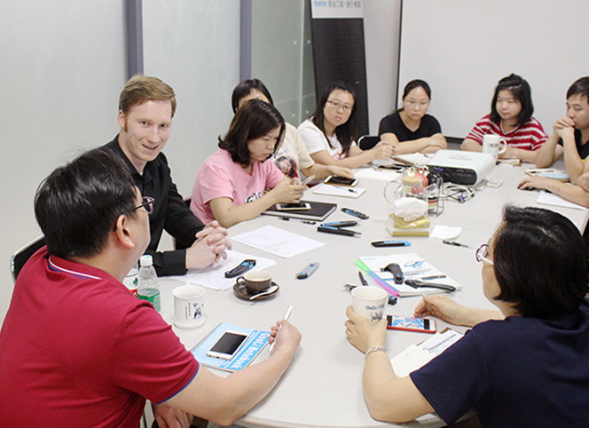 歡迎德國MARTOR亞太區(qū)負責人蒞臨我司進行產品培訓